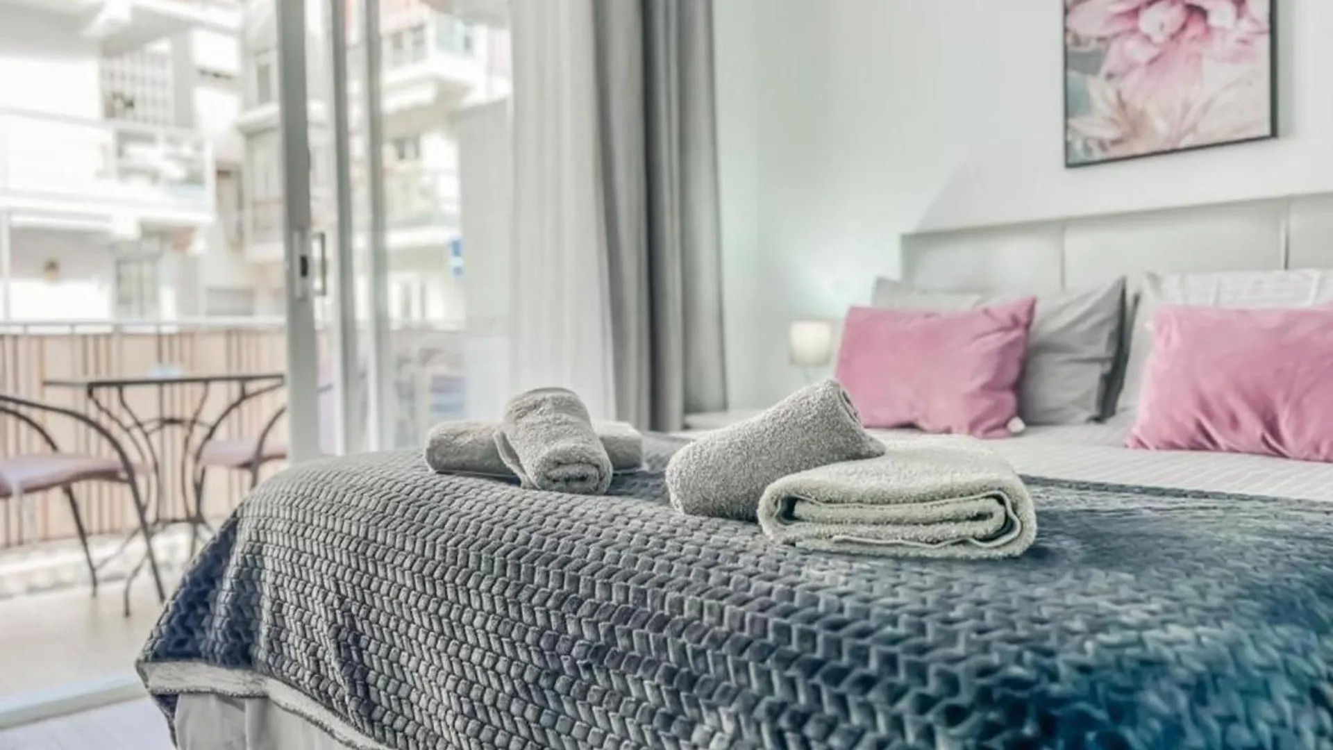 Reformed Studio Apartment In Central Nerja 3K
