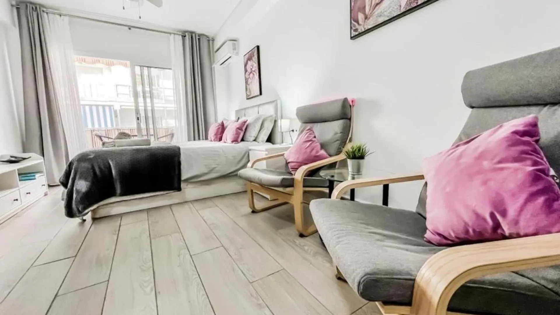 Reformed Studio Apartment In Central Nerja 3K Spain