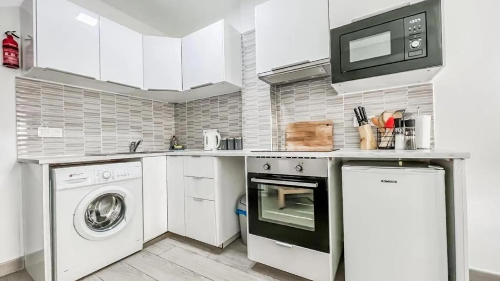 Reformed Studio Apartment In Central Nerja 3K