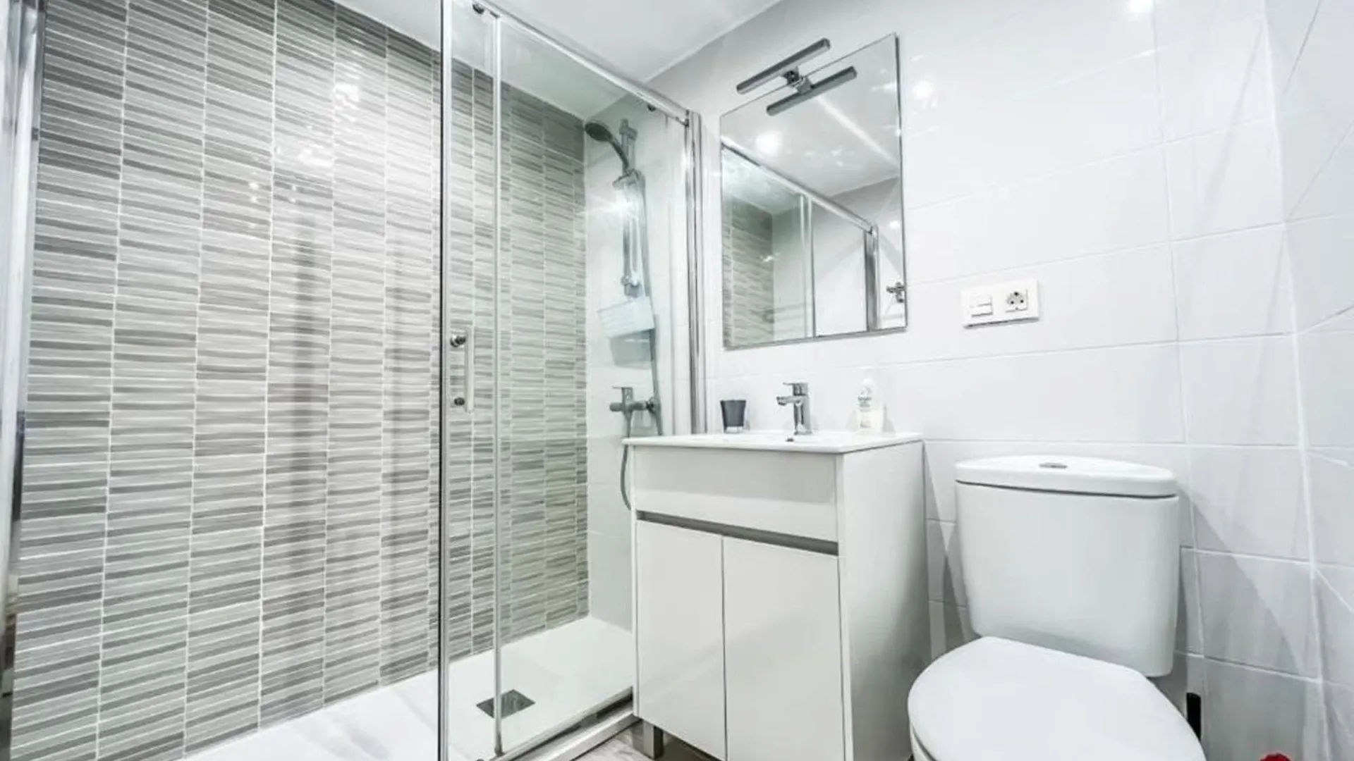 Reformed Studio Apartment In Central Nerja 3K Spain